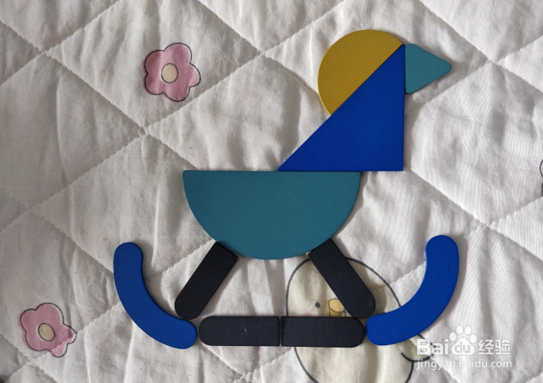 用形状积木怎么拼一只木马？