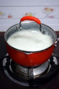 如何制作美味的香滑双皮奶
