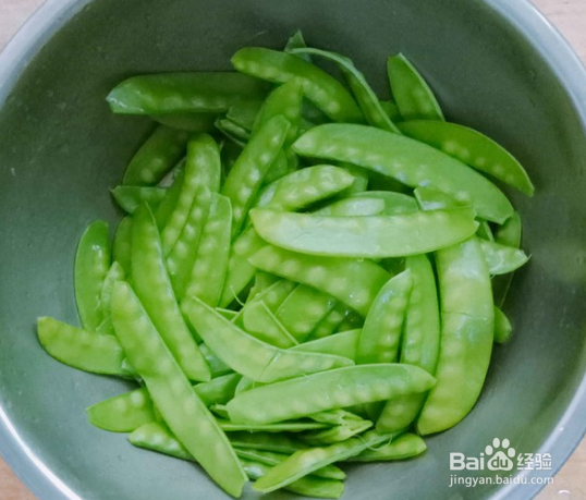 腊肉荷兰豆的做法