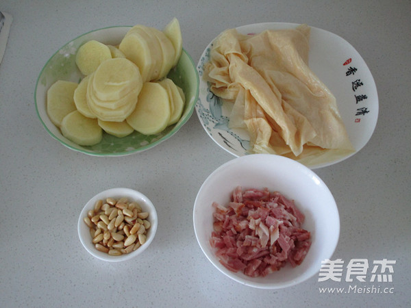 松仁土豆泥腐皮卷