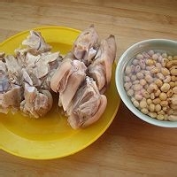 冬季多喝黄豆猪蹄汤