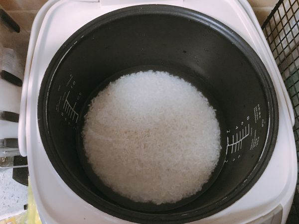 时蔬肉丁煲仔饭