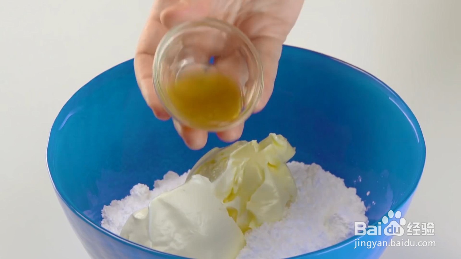 如何制作超大型奶油肉桂卷蛋糕？