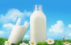 宝宝不吃辅食只吃母乳怎么办