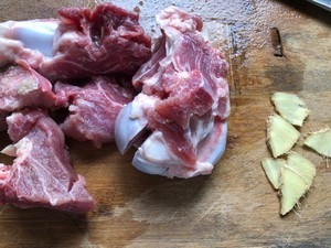 羊肚菌煲什么汤好