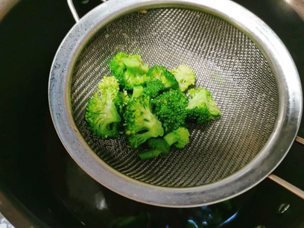 土鸡盖浇意大利面