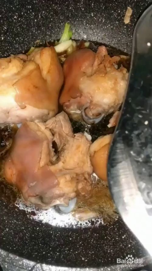 如何制作好吃的红烧猪膝盖?