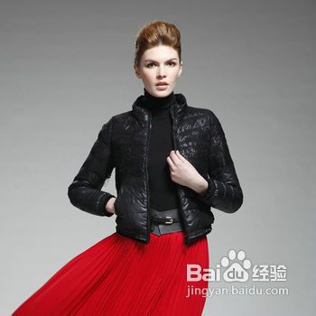 冬日穿羽绒服也不失靓丽之风