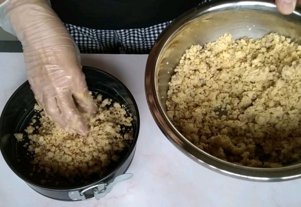 碧根果酥底酥粒芝士蛋糕