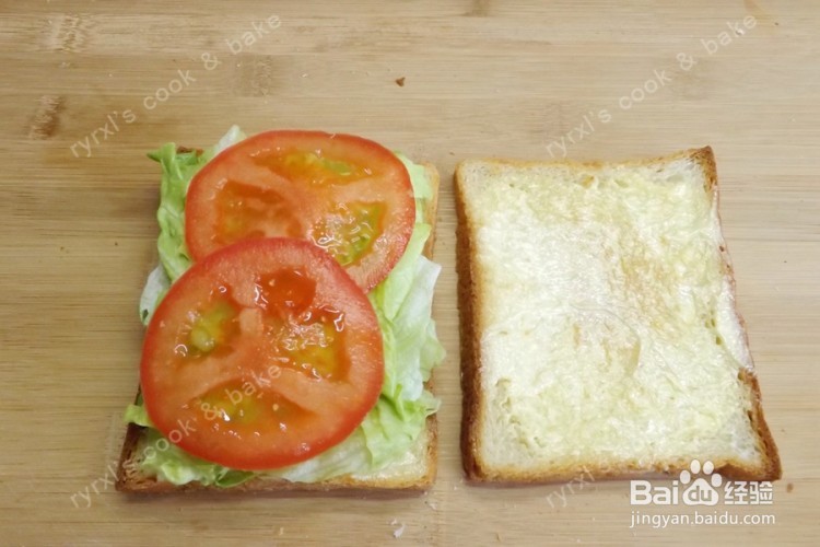 如何制作美味煎蛋火腿三明治？