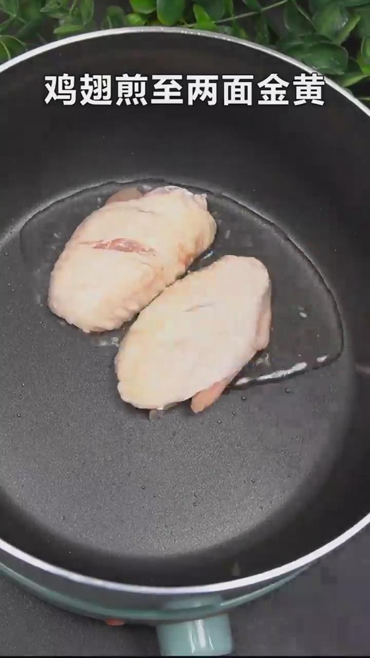 怎样做懒人版鸡翅虾煲