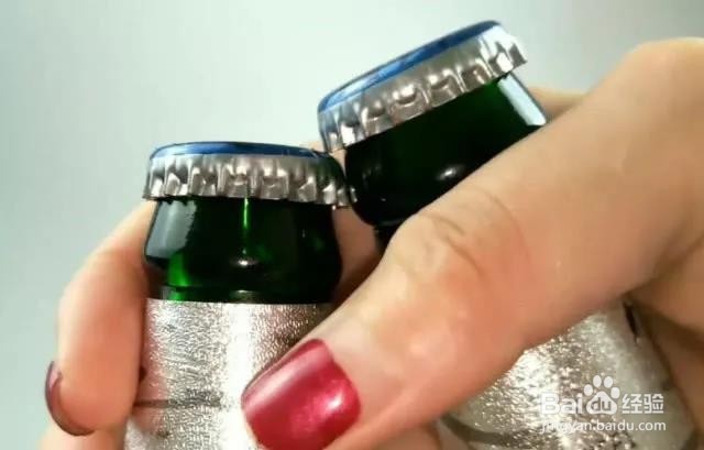 打开啤酒瓶盖的几个小技巧？