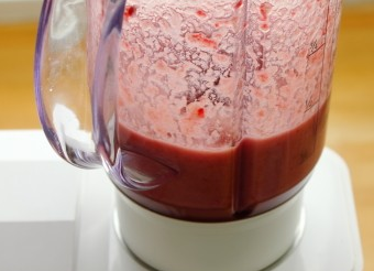 石榴雪梨思慕雪的制作方法