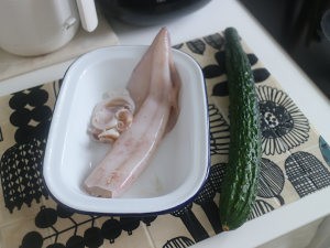 健康养生佳品凉拌鱿鱼黄瓜的做法