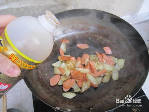 洋葱炒香肠