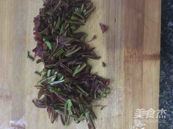 香椿炒鸡蛋的做法