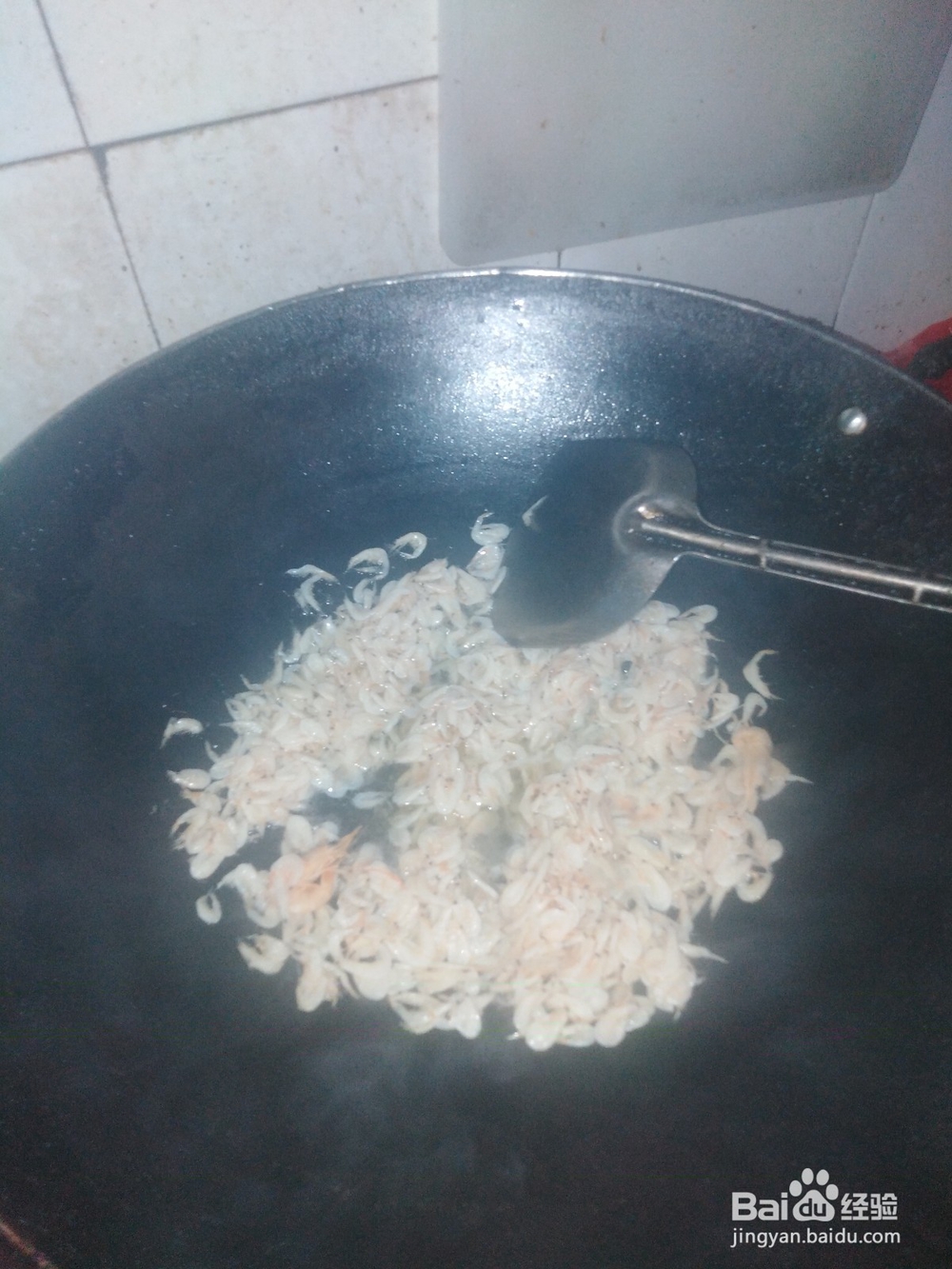 鹌鹑蛋如何炒虾皮？