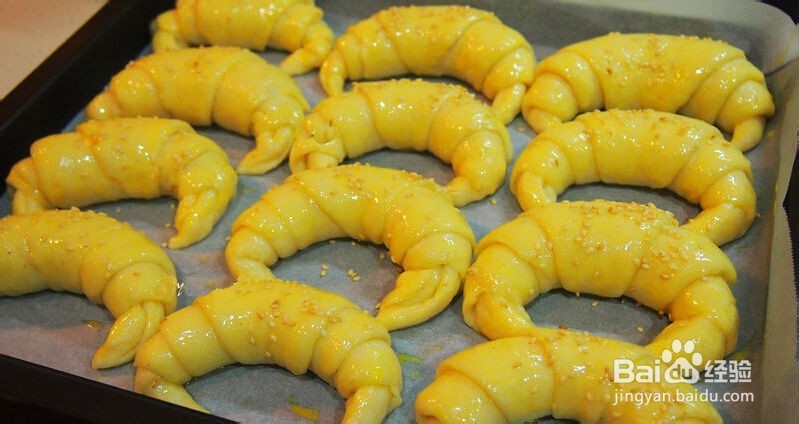 牛角面包的做法（不用自己揉面粉哦）