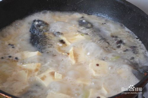 鲫鱼豆腐汤