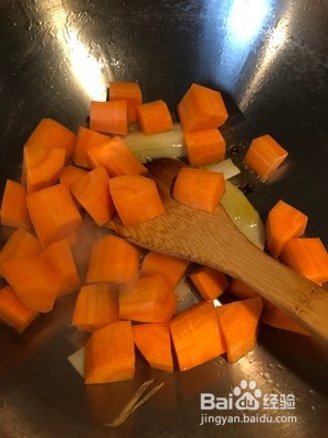 滋补的羊排胡萝卜汤