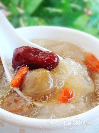 如何制作桂圆银耳红枣羹