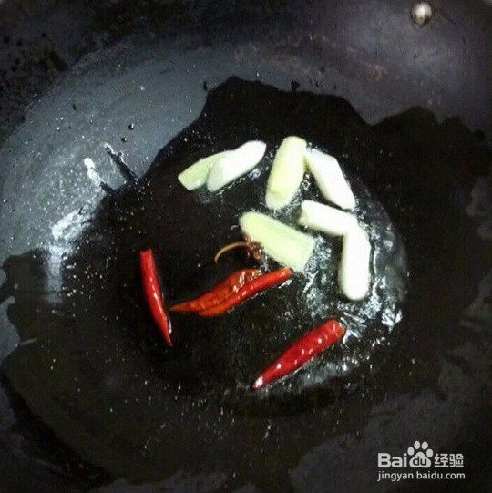 东北味的玉米压鸡爪