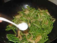 鸡丝黄瓜豆角的做法