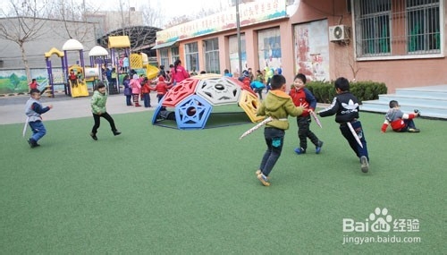 幼儿园自制手工户外玩教具:布尾巴