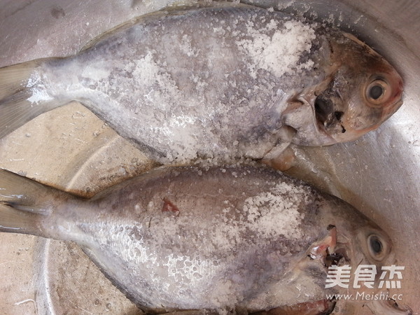 香煎肉鲳的做法