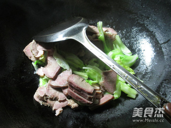 圆白菜炒猪舌头