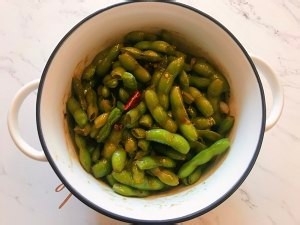 教你怎么做超级好吃的凉拌毛豆
