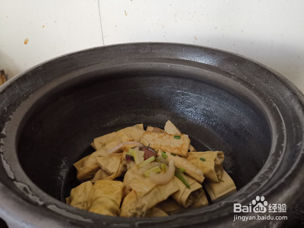 砂锅豆皮卷汤煲