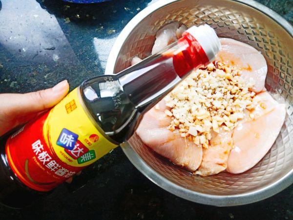 软嫩多汁煎鸡胸