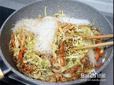 圆白菜炒粉丝的家常做法该怎么做?