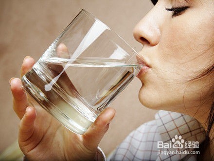 <b>喝热水的十二种意想不到的好处</b>