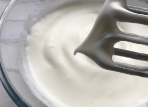 超细腻绵软的古早蛋糕