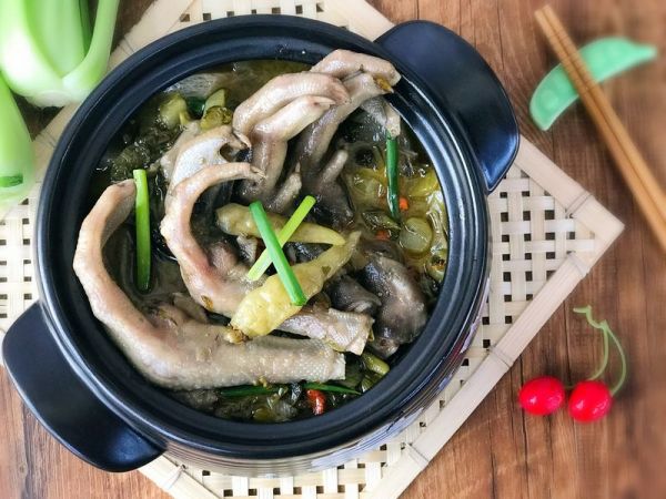 暖胃生津 酸菜鹅掌亦火锅#竹木火锅，文艺腹兴#