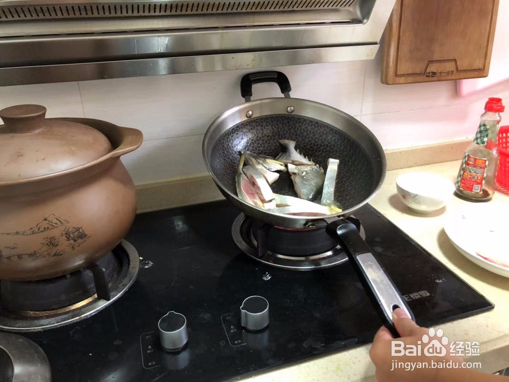 香煎黄鲳鱼的做法；怎么做黄鲳鱼好吃