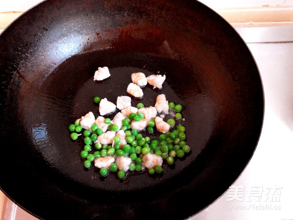 虾丁玉米粒的做法