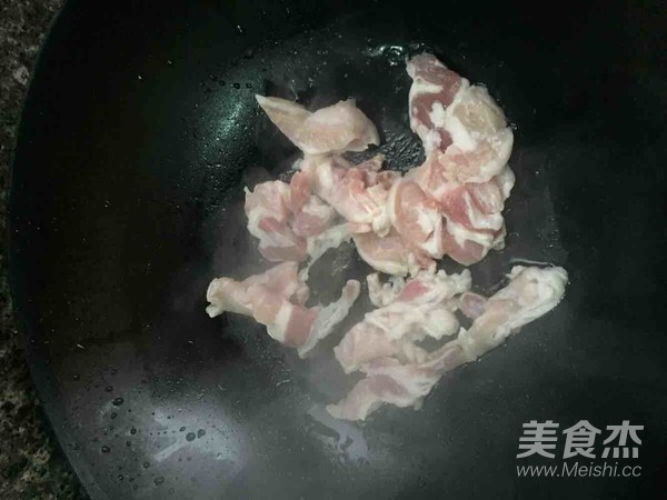 腐竹炒肉的做法