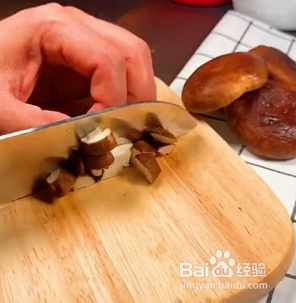 如何制作香浓元气卤肉饭？