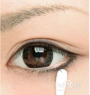 眼线新画法 能让眼睛放大2倍