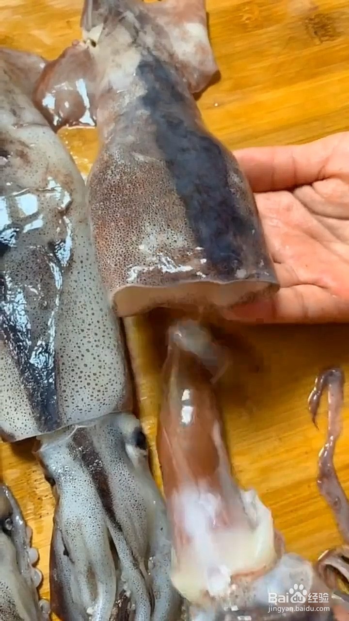 如何制作鱿鱼包饭？