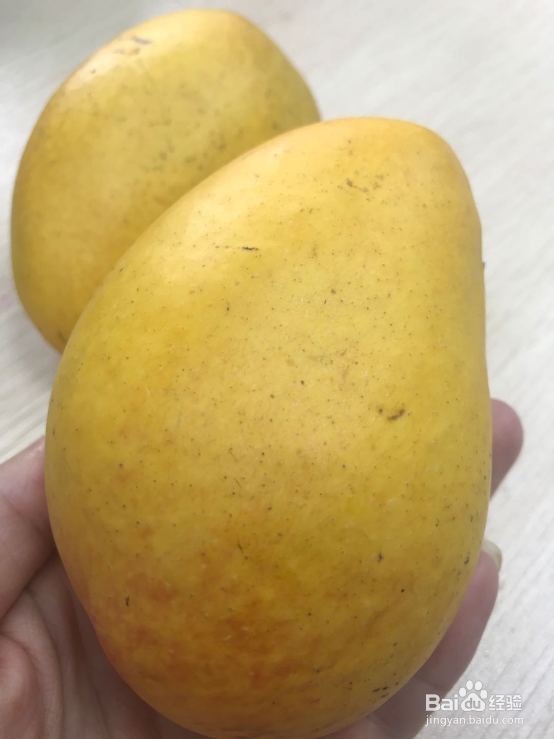 鲜榨芒果奶昔