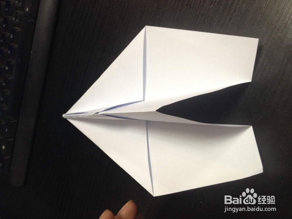 教宝宝叠纸飞机