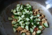 酱爆黄瓜鸡丁的做法