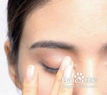 如何化大地色系眼影妆