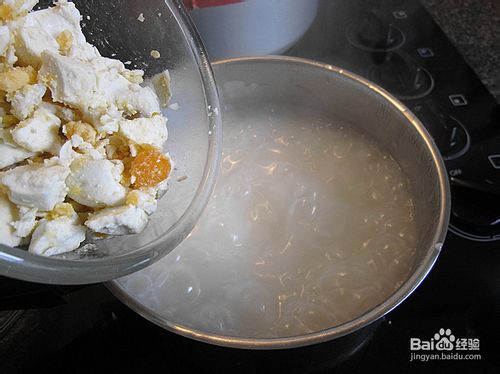 生滚咸蛋瘦肉粥