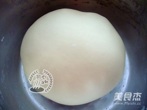 抢眼美味的红曲双色割包（中种）