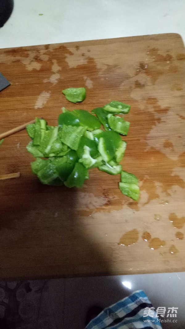 鸡块炖土豆的做法